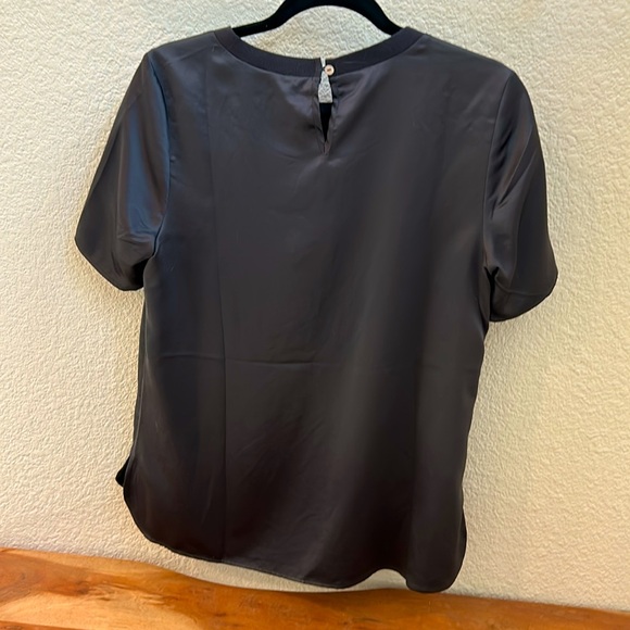 Gray top - Picture 4 of 4